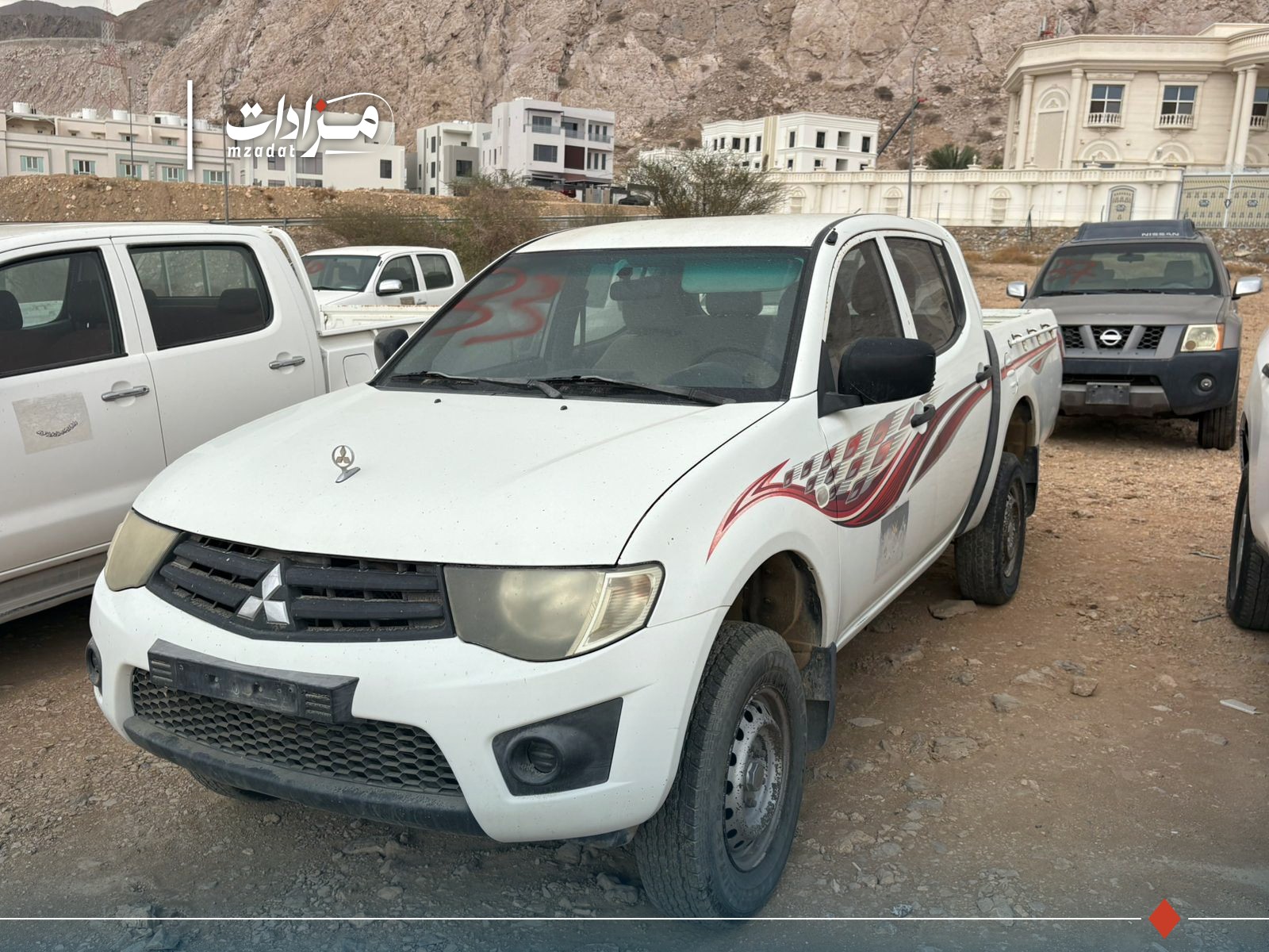 33-Mitsubishi Pickup 201/20