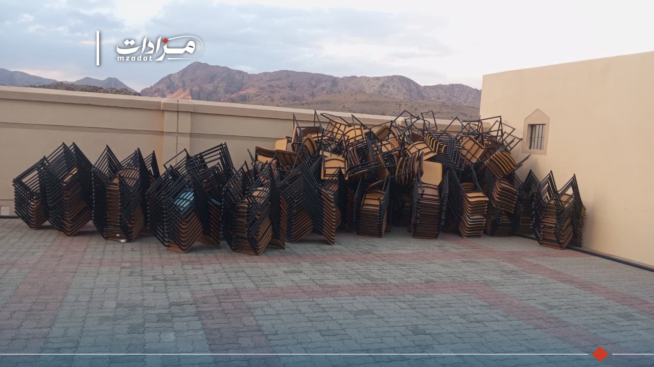 3-Khawlah bint Al-Yaman School (desks)